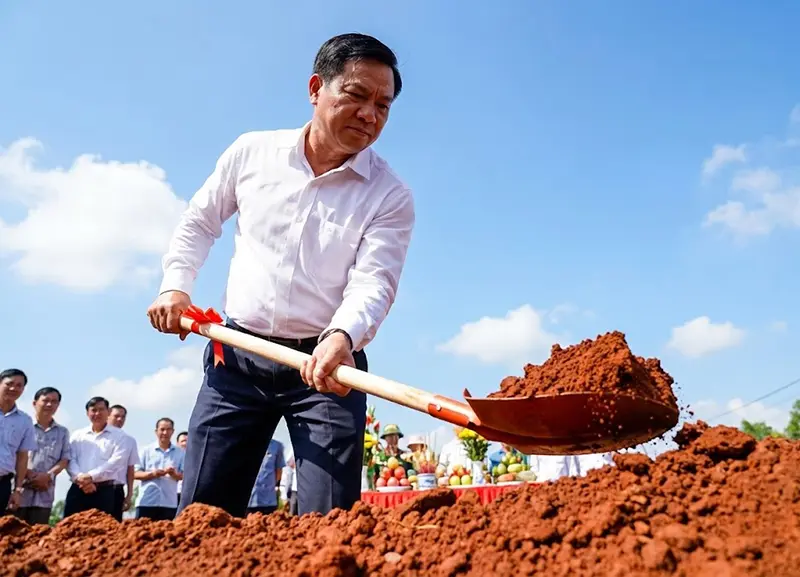 Nghi thức cúng động thổ xây dựng nhà phố do TC HOME hỗ trợ chuẩn bị