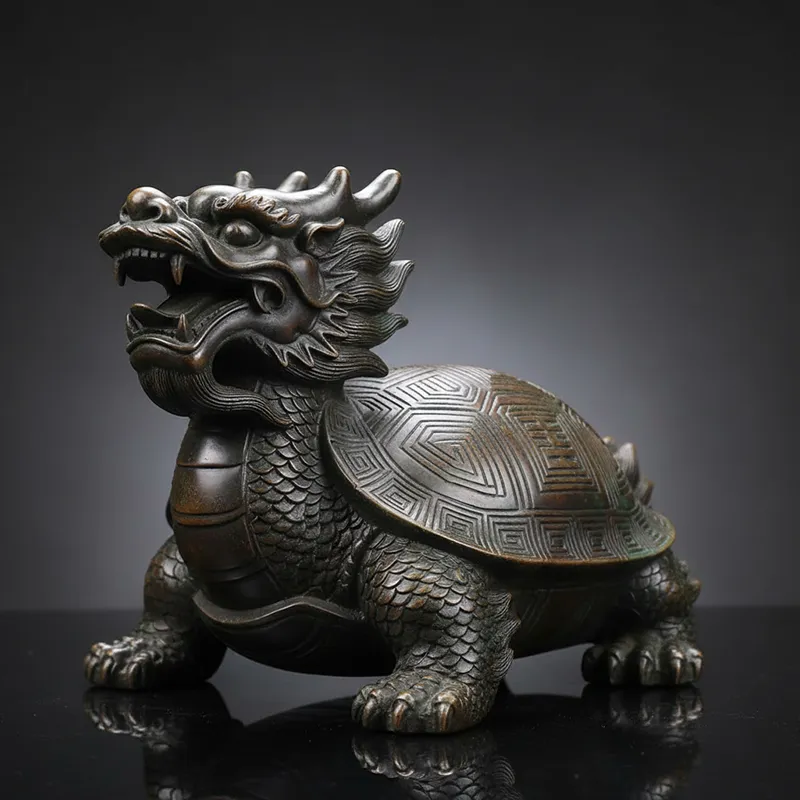 Tượng Long Quy (đầu rồng thân rùa) bằng đồng đặt sau lưng bàn làm việc, giúp hóa giải sát khí và củng cố sự nghiệp.